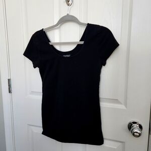 GAP women's black scoop neck tee fitted sz M